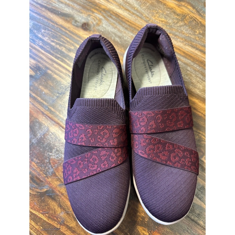 Clarks Cloudsteppers Women's 10 Purple Leopard Knit Slip On Sneakers - Picture 3 of 10